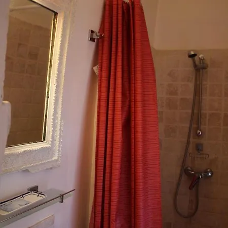 Sous L'abricotier Bed & Breakfast *